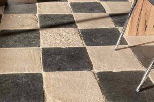 Misez sur le carrelage ancien pour donner du caractère à votre intérieur